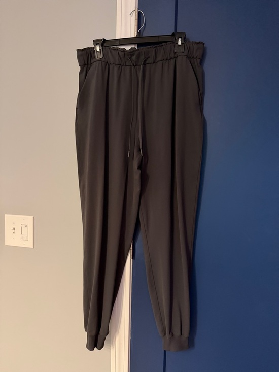 lululemon athletica Pants - lululemon athletica Women's gray Drawstring Jogger Pants